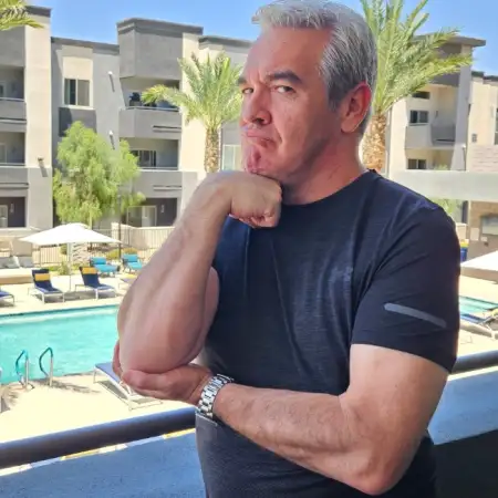 Glenn, 57פניקס, ארה