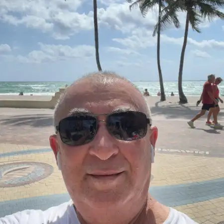 Shlomo, 63פורט לודרדייל, ארה