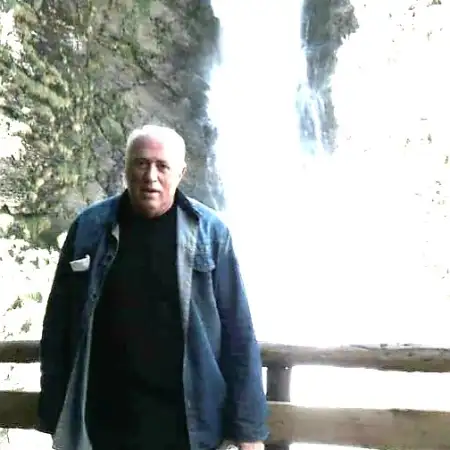 אומרי, 68 חולון, ישראל