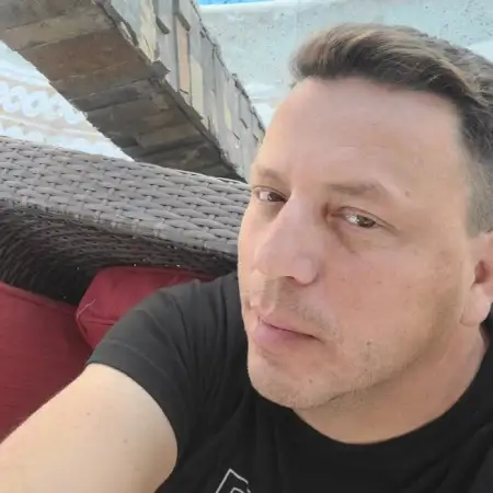 Dan, 46, ארה