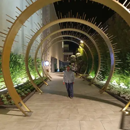 Peli, 40, ישראל
