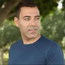 תמונה אבי 1 לא קשוח כמו שנראה בתמונה ?