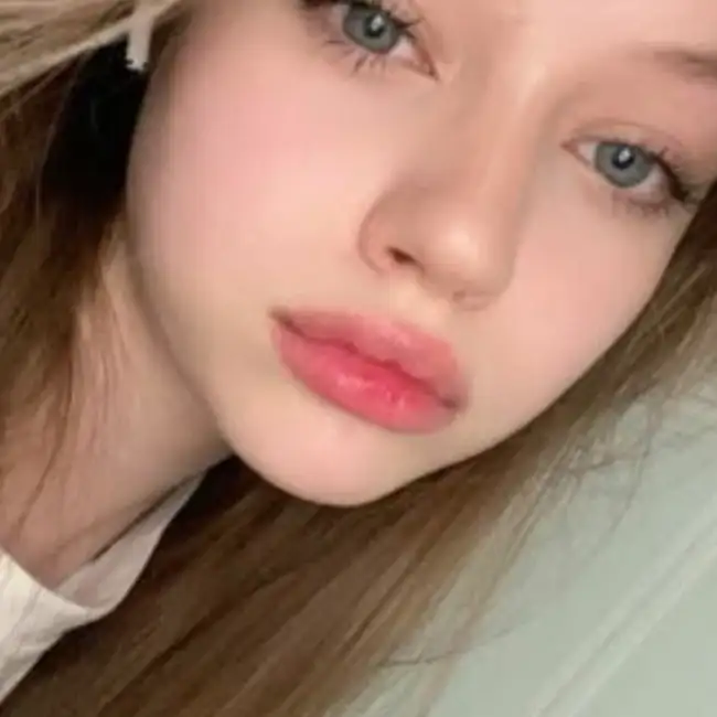 Nastya, 18, סנט פטרסבורג, רוסיה - זוג 4 מי