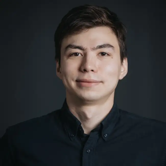 Viktor, 33