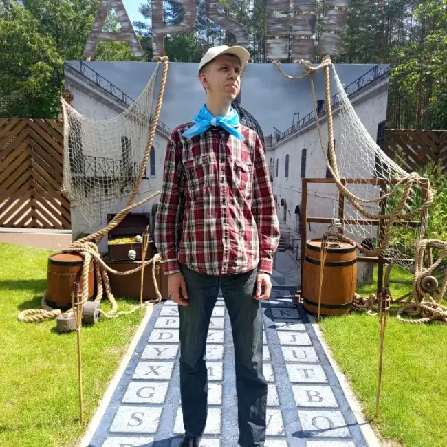 Sergey · 33 ·           