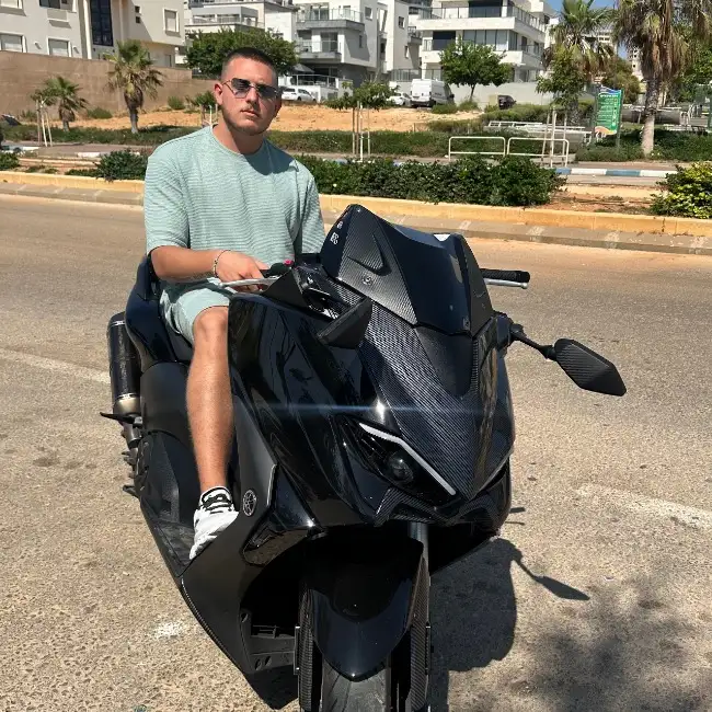 Iliya, 23