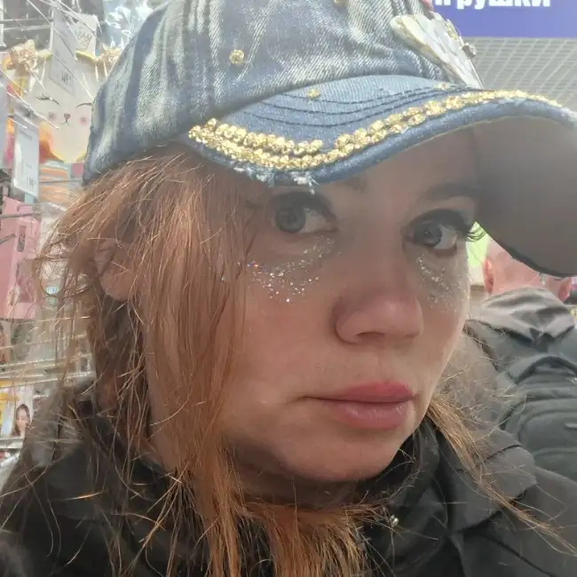 Liliya, 49