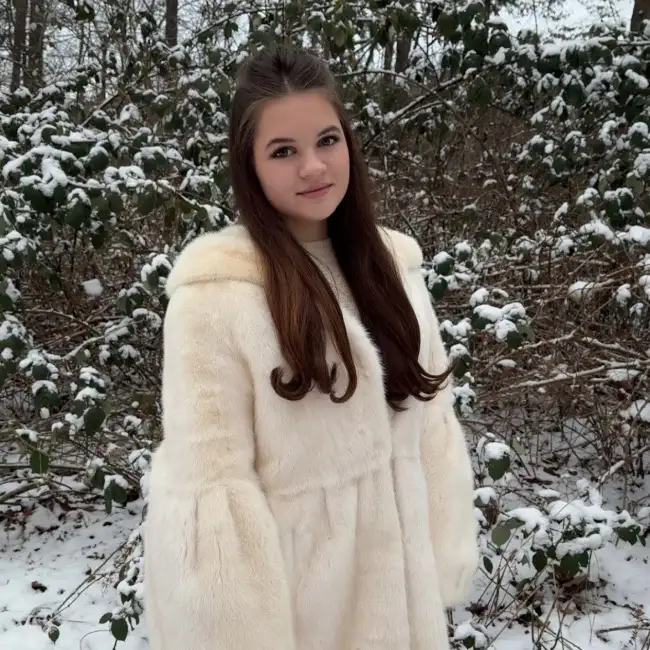 Polina, 18