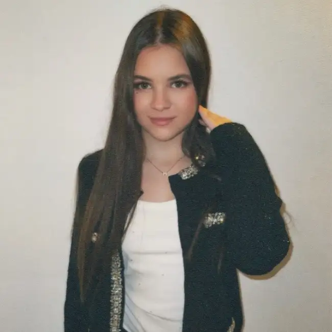 Polina, 18, פרנקפורט-אם-מיין, גרמניה - זוג 4 מי