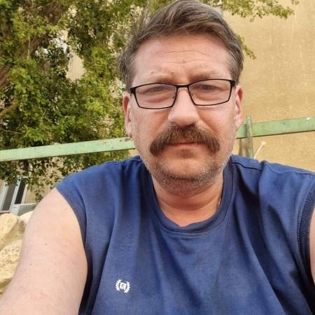 Mihail,  בן  50  בת ים  באתר הכרויות עם רוסיות רוצה למצוא   אשה 